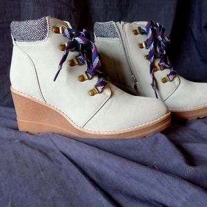 Gray Knit Collar Lace Up Wedges Size 10